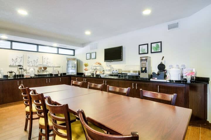 Breakfast area