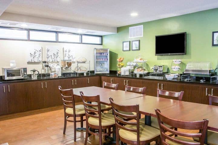 Breakfast area